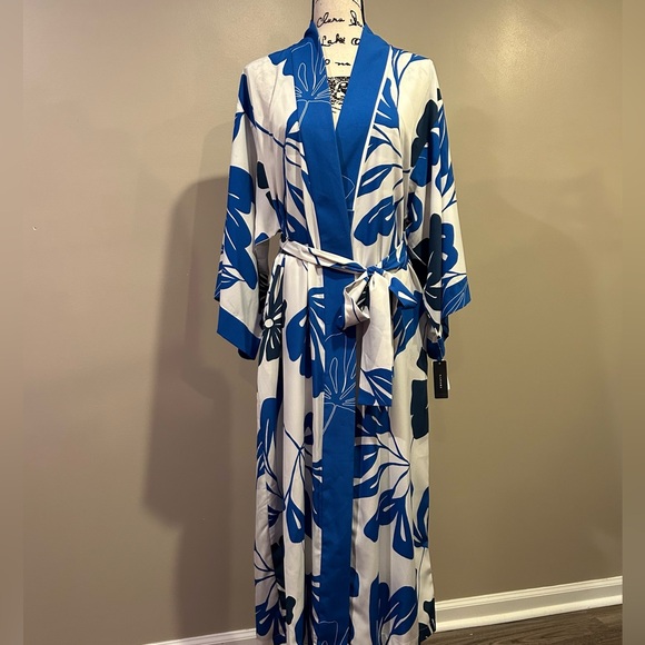 Natori Satin Palm Print Long Sleeve Shawl Collar Coordinating Long Wrap Robe